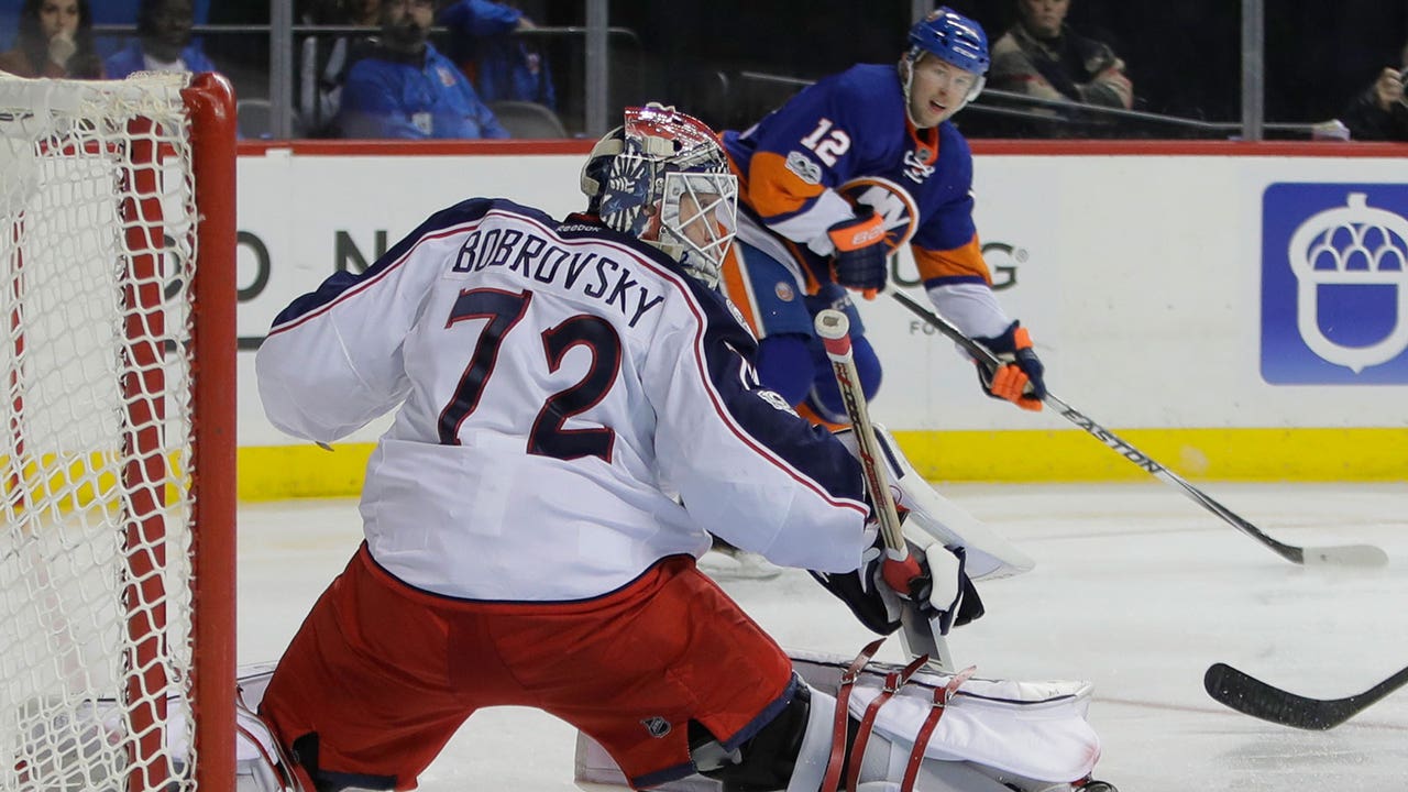 Islanders chase Bobrovsky, beat Blue Jackets 4-2